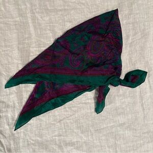 🧣 Vintage Emerald Kelly Green & Magenta Paisley Silk Scarf Boho Luxe Square Wrap